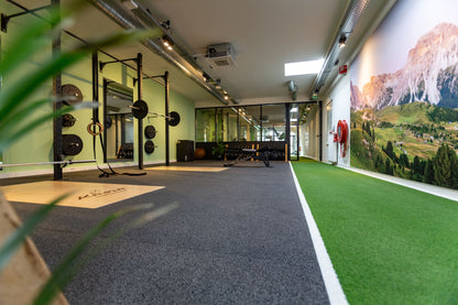 Visgraat SPC vloer in Healthclub Ulvenhout